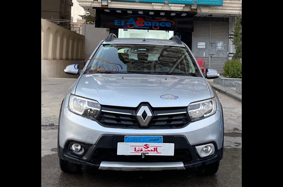 Sandero Step Way Renault فضي