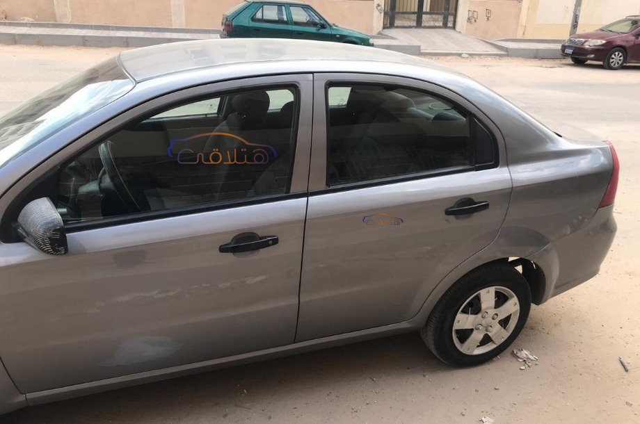 Aveo Chevrolet Dark grey
