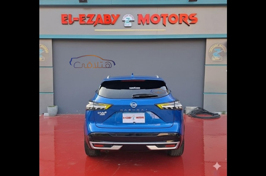 Qashqai Nissan أزرق