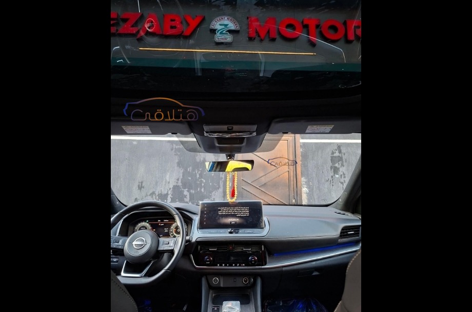 Qashqai Nissan أزرق