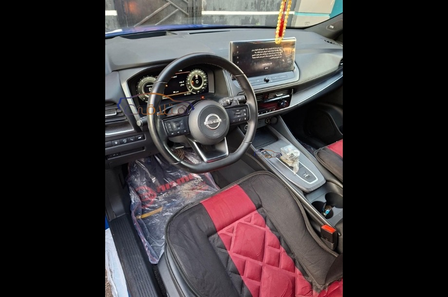 Qashqai Nissan أزرق