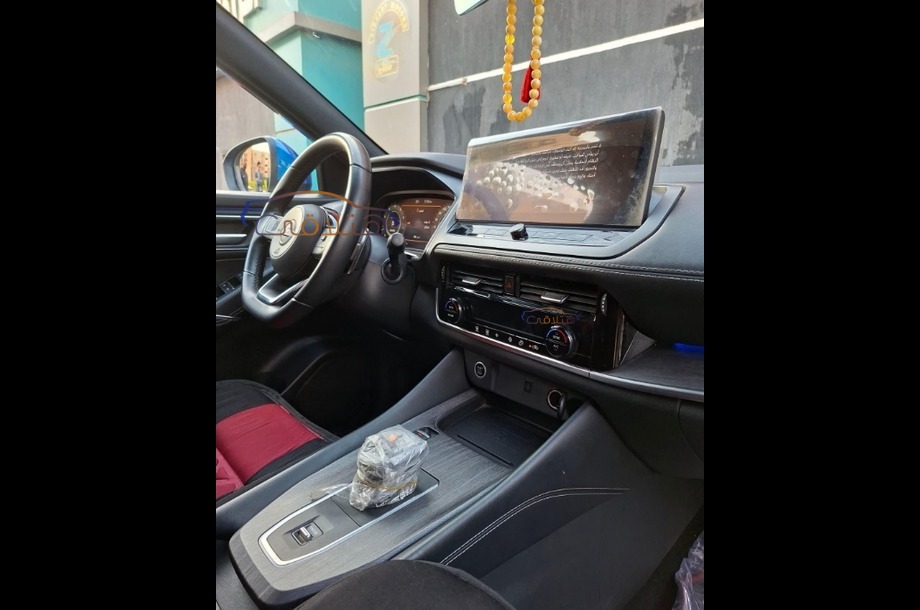 Qashqai Nissan أزرق