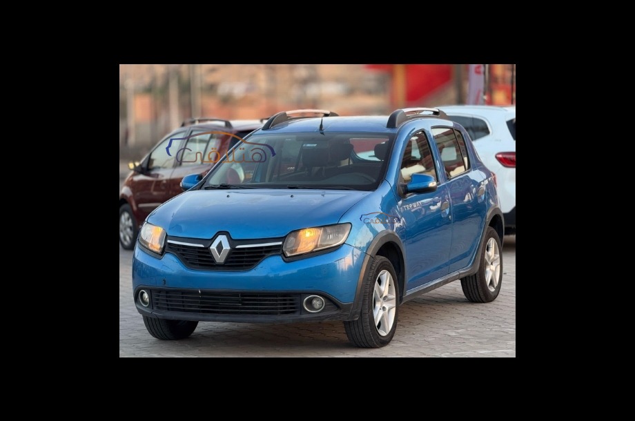Sandero Step Way Renault الأزرق الداكن