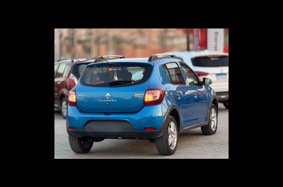 Sandero Step Way Renault الأزرق الداكن