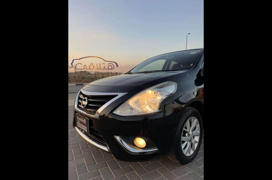 Sunny Nissan أسود