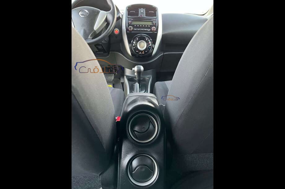 Sunny Nissan أسود