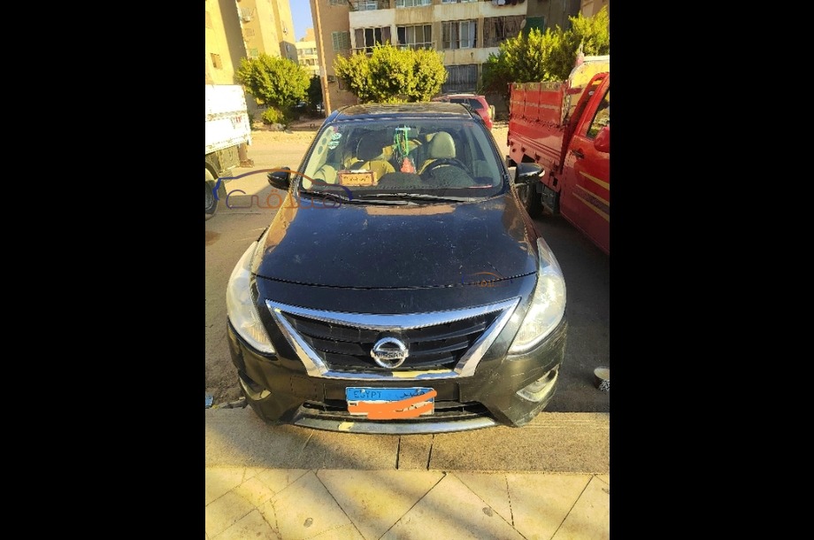 Sunny Nissan أسود