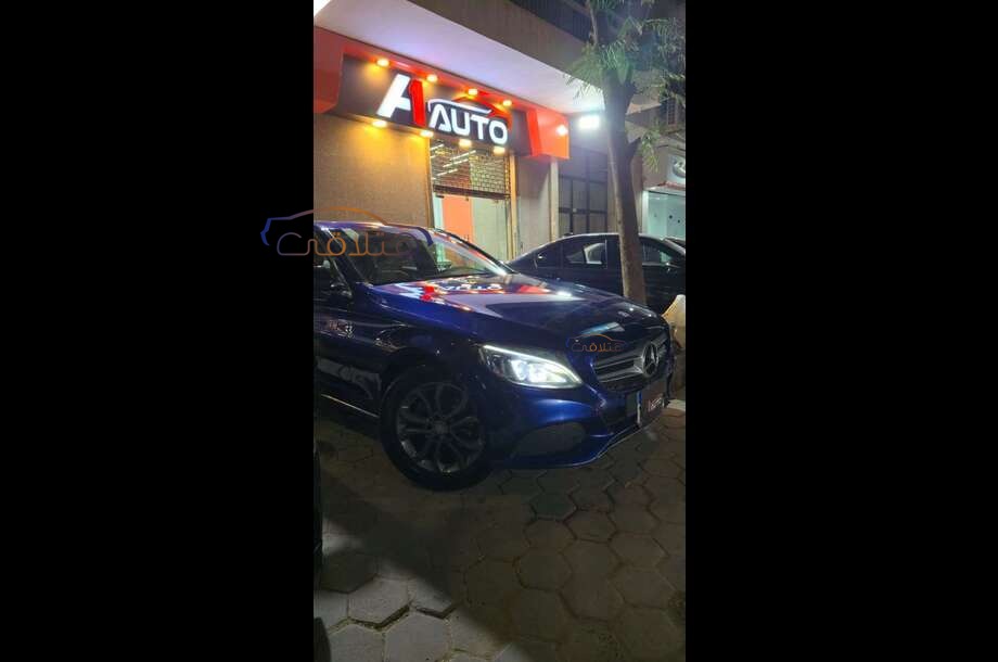 C 180 Mercedes أزرق