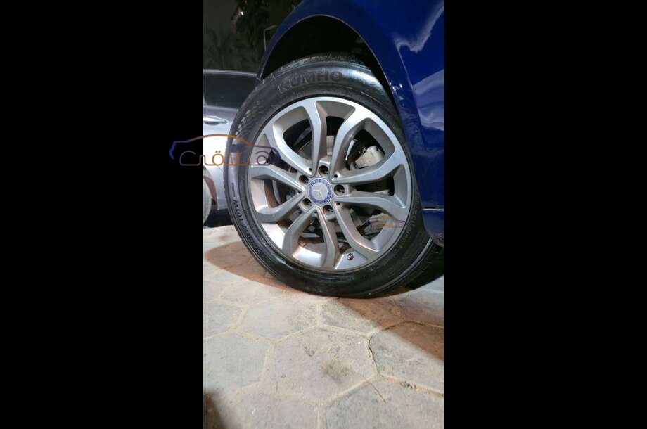 C 180 Mercedes أزرق