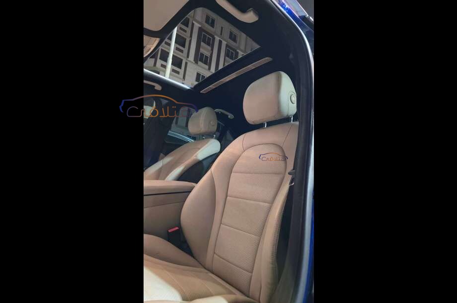 C 180 Mercedes أزرق