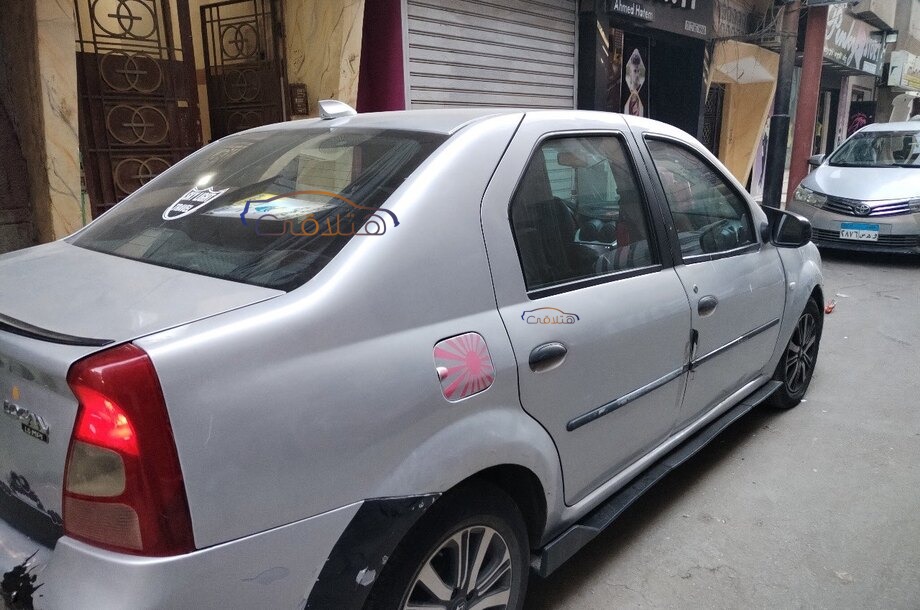 Logan Renault فضي