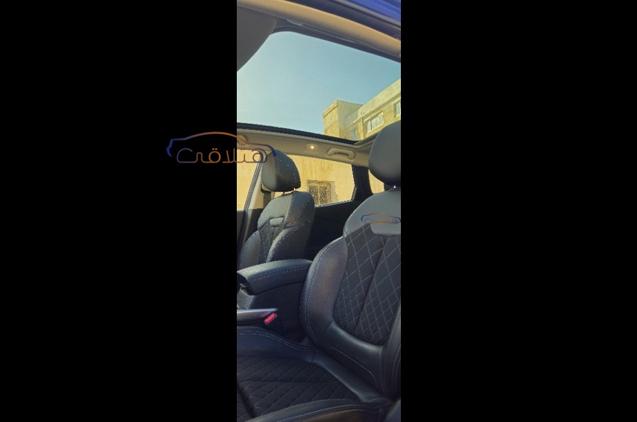 Kadjar Renault أزرق