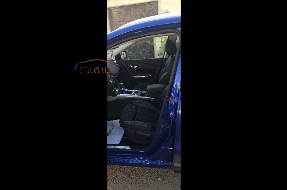 Kadjar Renault أزرق