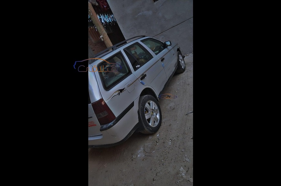 Parati Volkswagen فضي