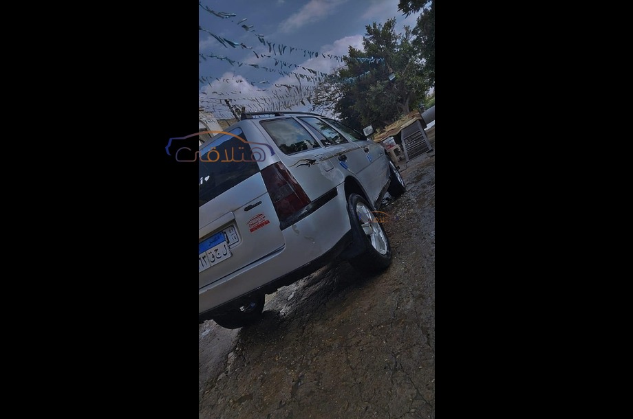 Parati Volkswagen فضي