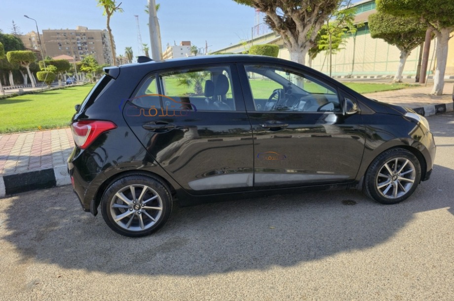 Grand i10 Hyundai أسود