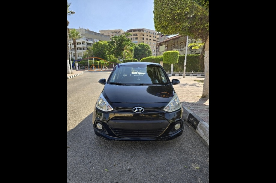 Grand i10 Hyundai أسود