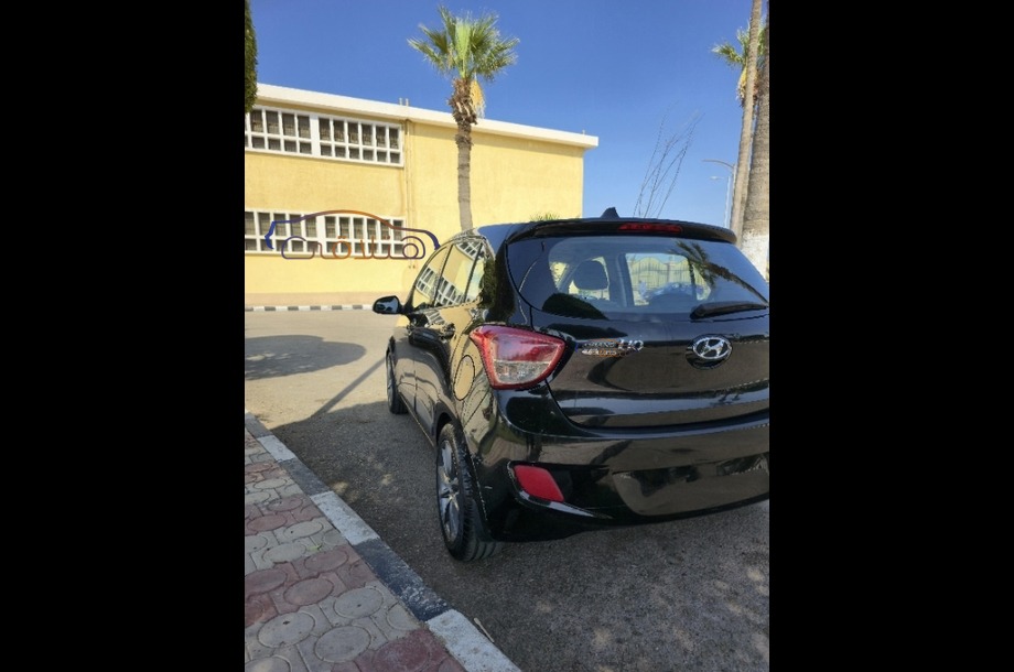 Grand i10 Hyundai أسود