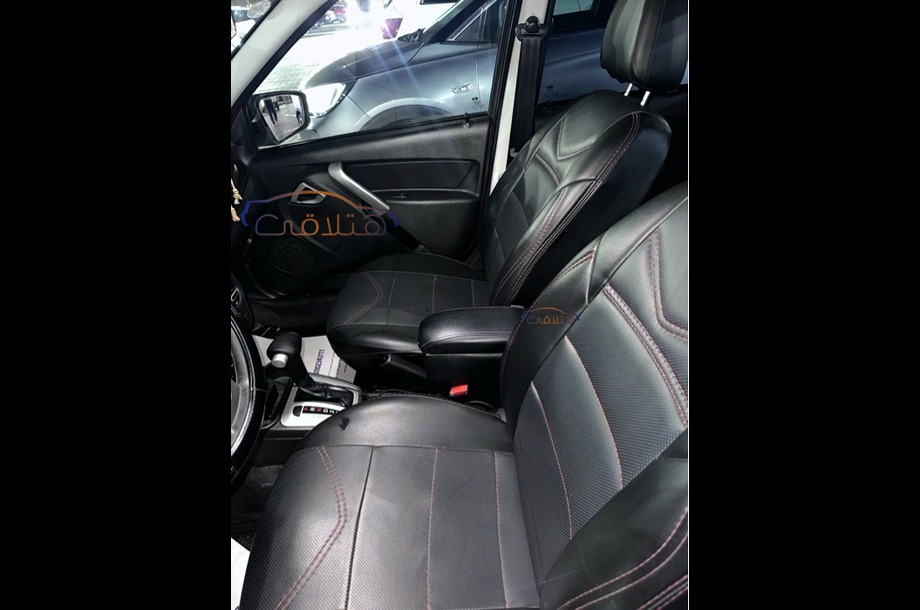 Granta Lada احمر