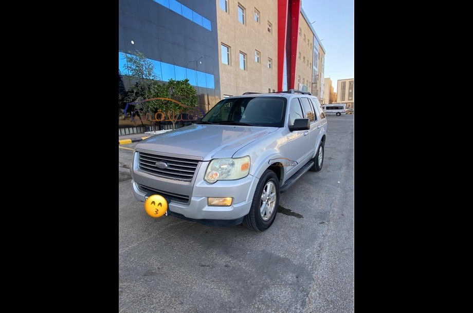 Explorer Ford Silver