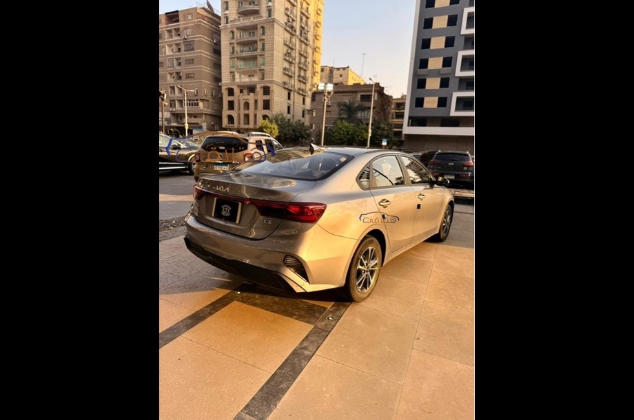 Grand Cerato Kia فضي