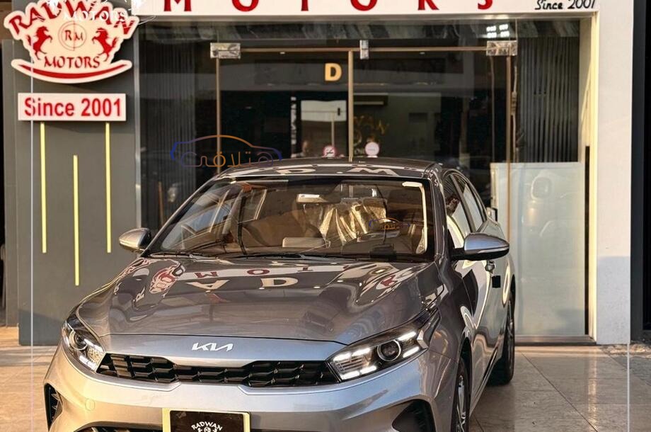 Grand Cerato Kia فضي