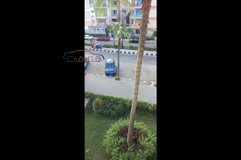 Duster Renault أسود