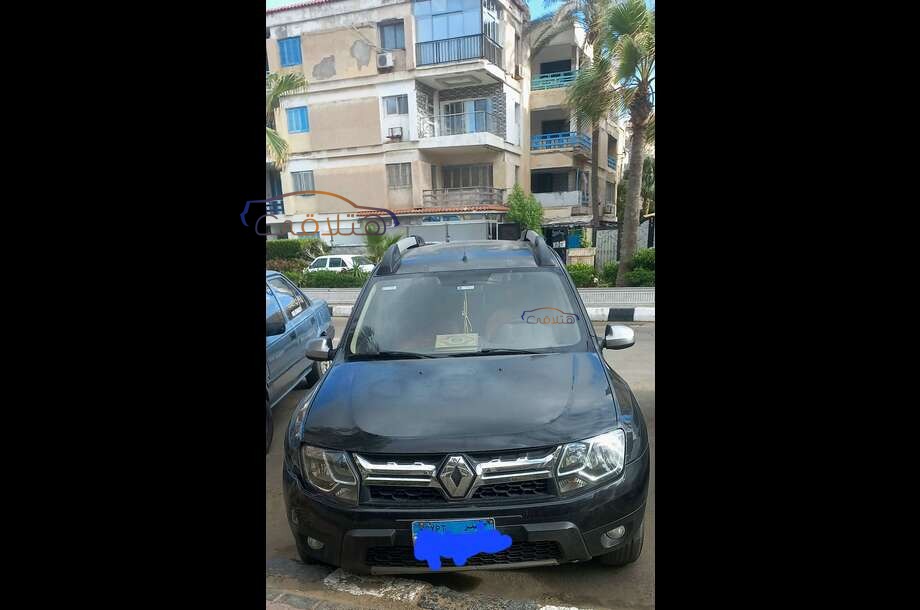 Duster Renault أسود