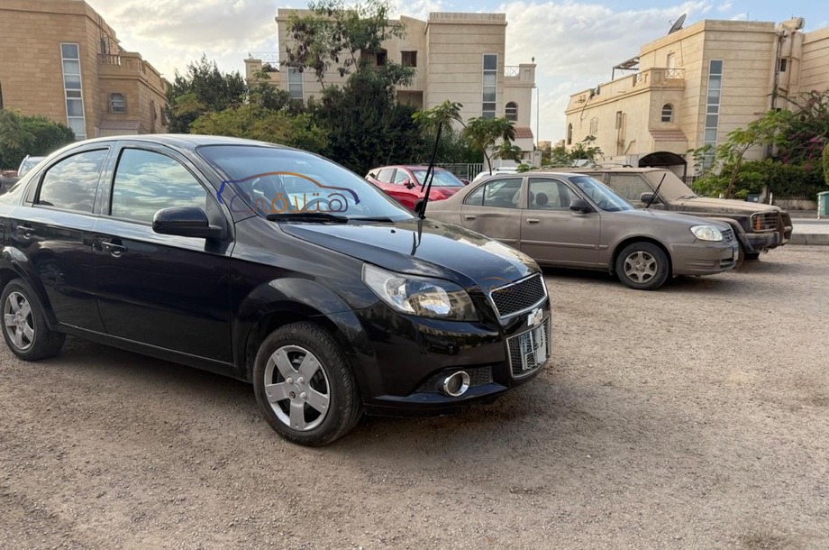 Aveo Chevrolet أسود
