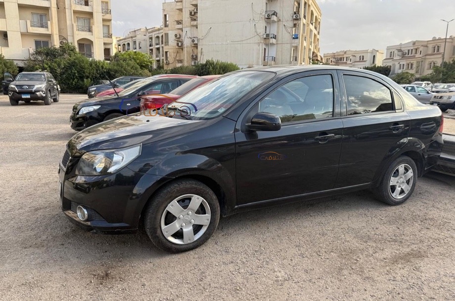 Aveo Chevrolet أسود