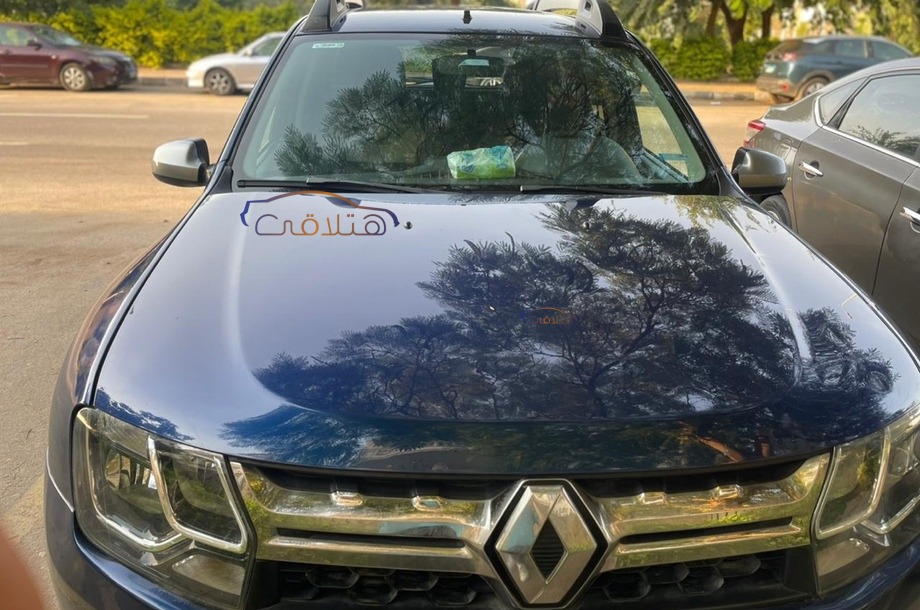 Duster Renault أزرق