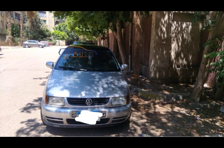 Polo Volkswagen فضي