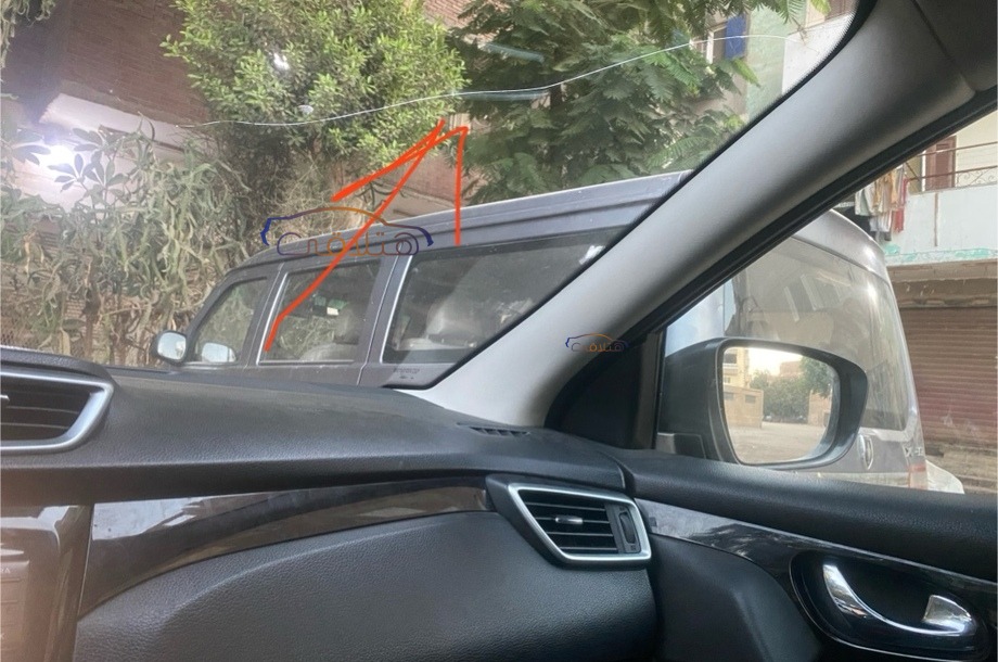 Qashqai Nissan فضي