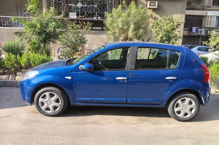 Sandero Renault Blue