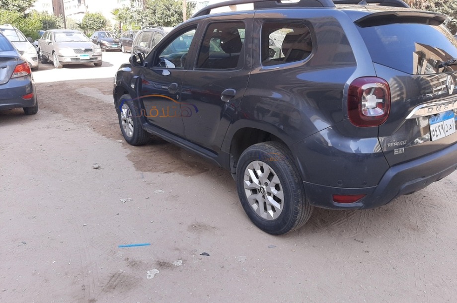 Duster Renault رمادي