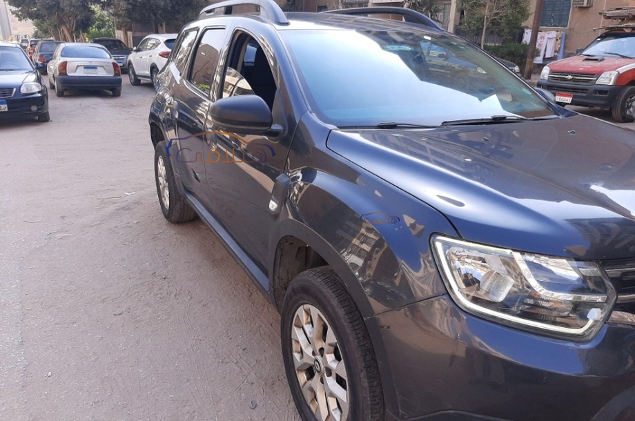 Duster Renault رمادي