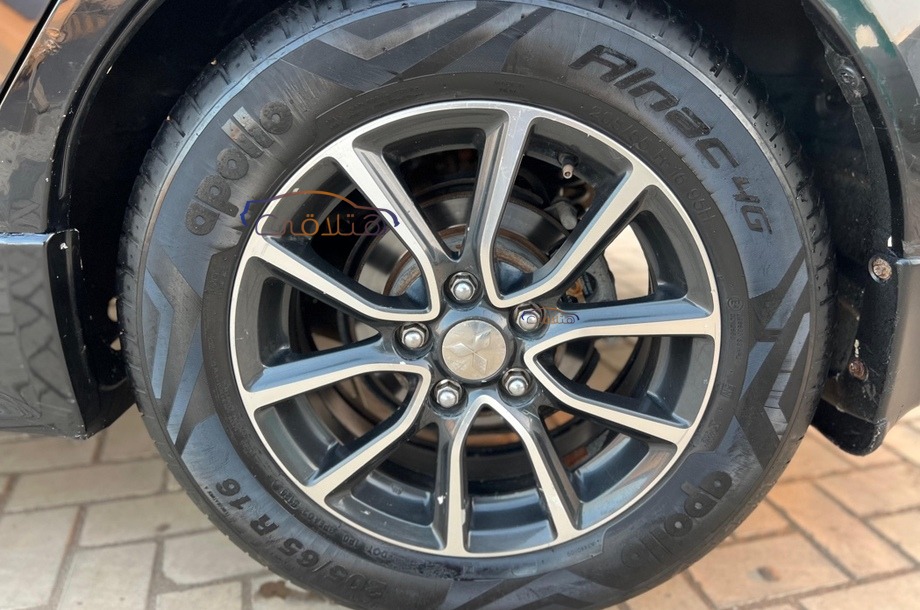 Lancer EX Shark Mitsubishi أسود