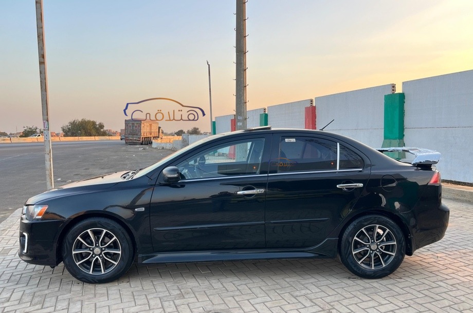 Lancer EX Shark Mitsubishi أسود