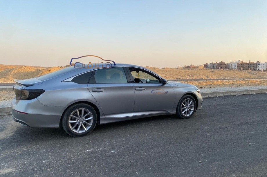 Accord Honda فضي