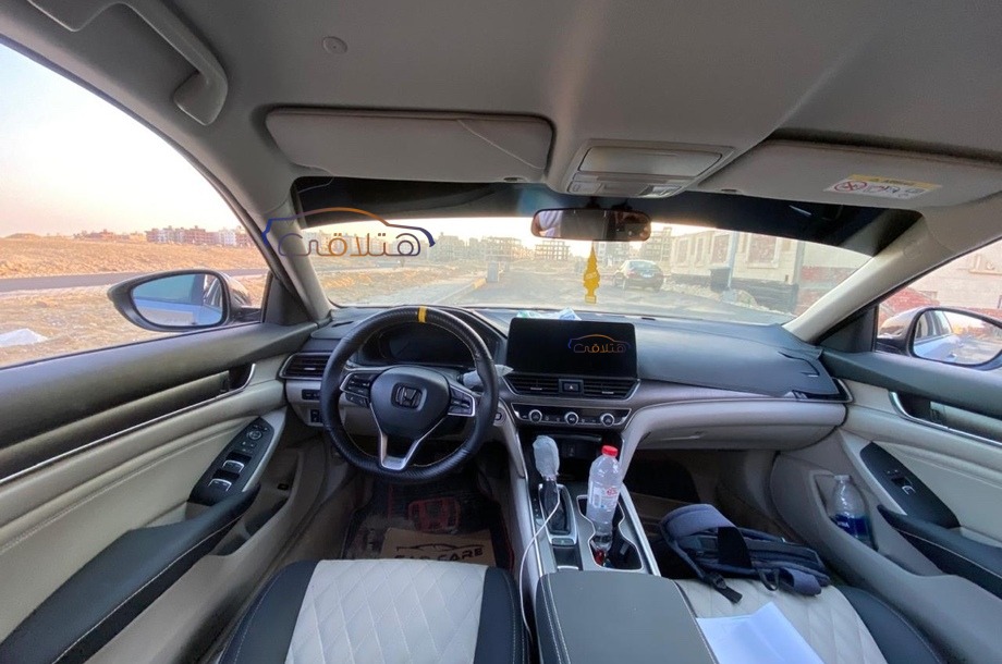 Accord Honda فضي