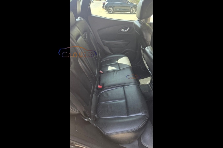 Kadjar Renault أسود