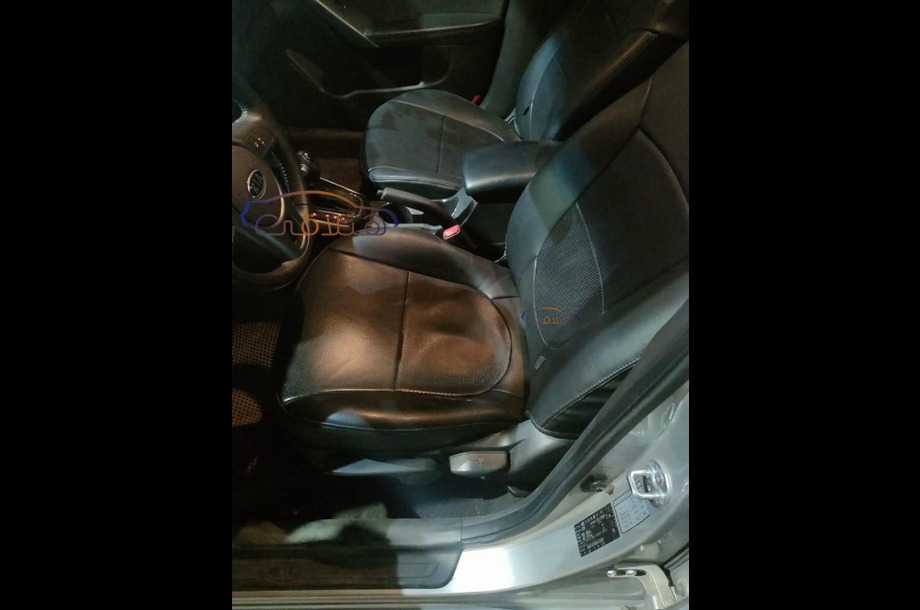 Forte Kia فضي
