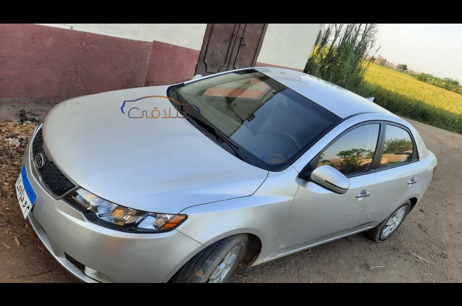 Forte Kia فضي