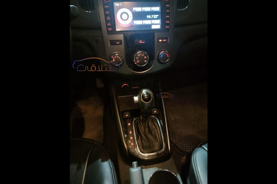 Forte Kia فضي