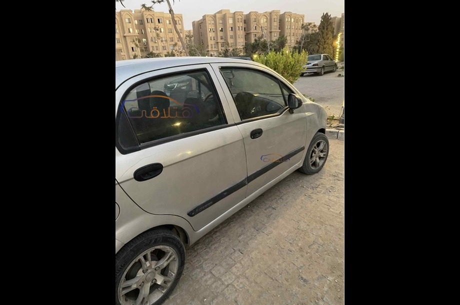 Spark Chevrolet فضي