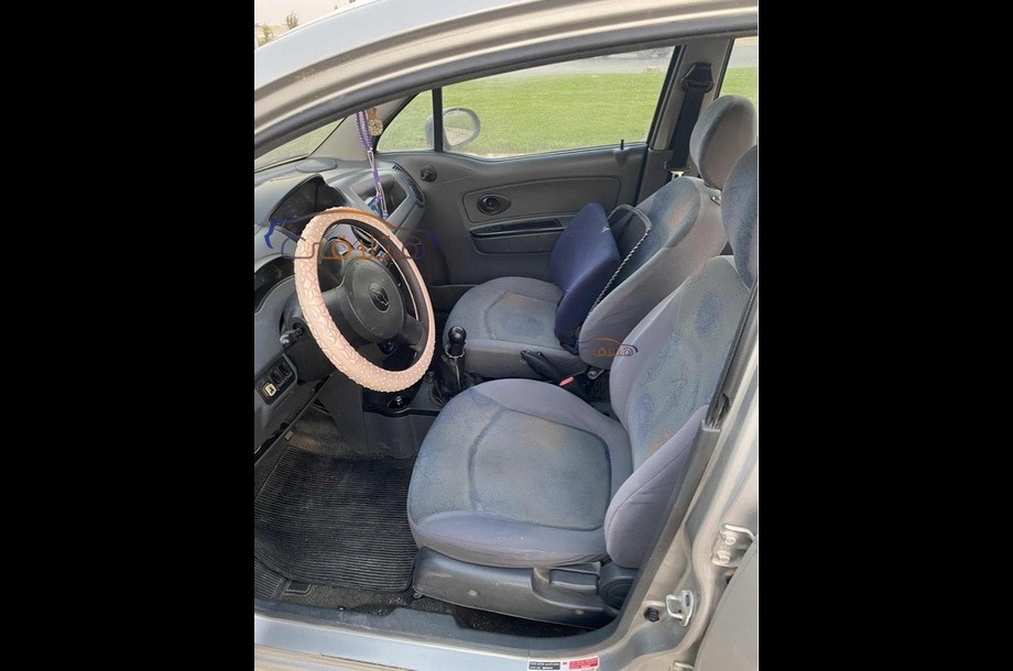 Spark Chevrolet فضي