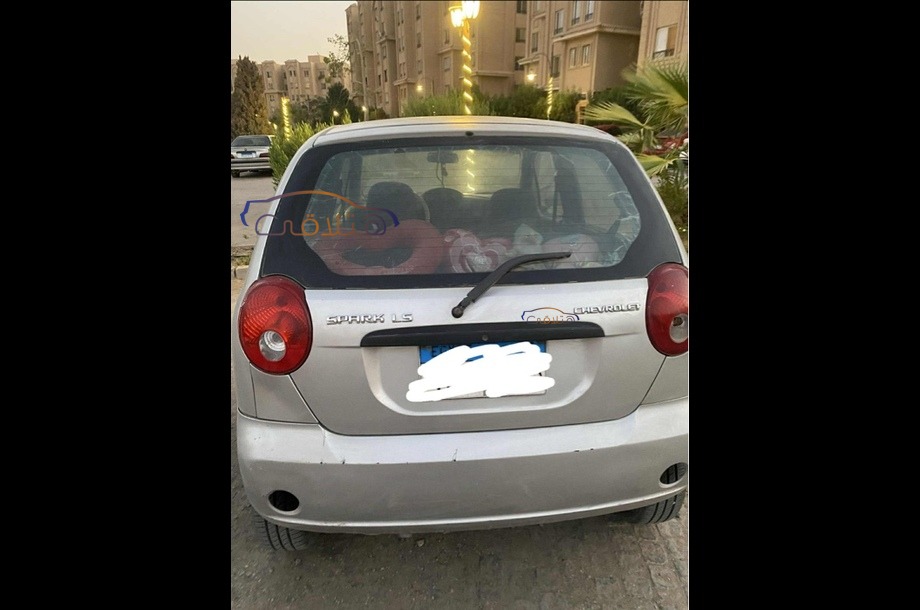Spark Chevrolet فضي