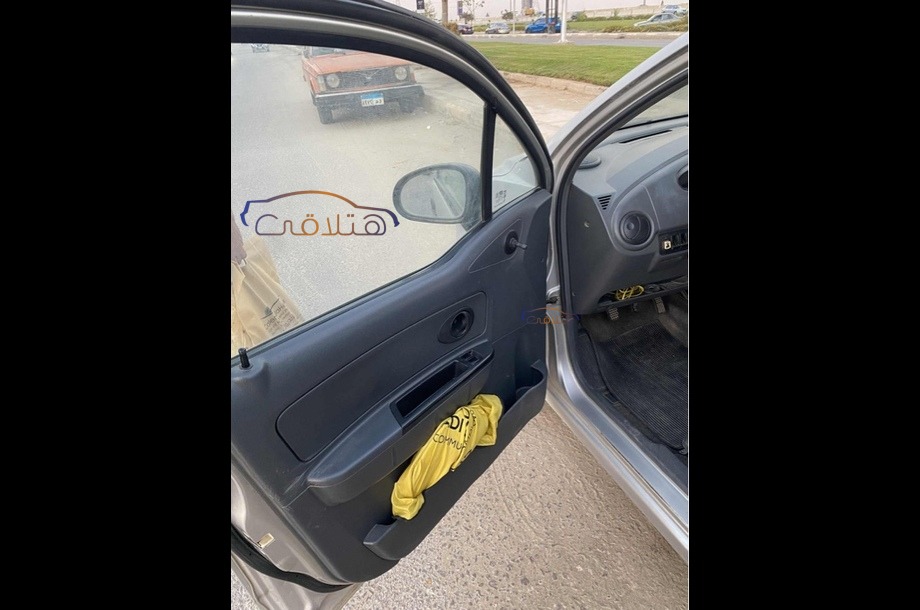 Spark Chevrolet فضي