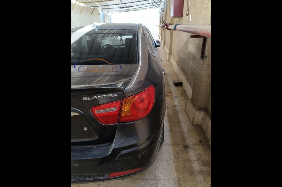 Elantra HD Hyundai أسود