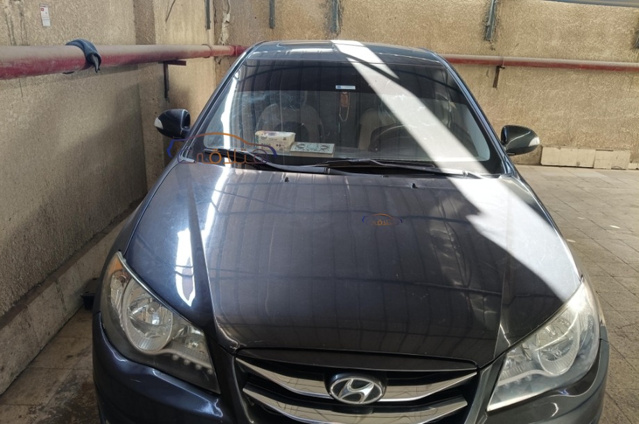 Elantra HD Hyundai أسود